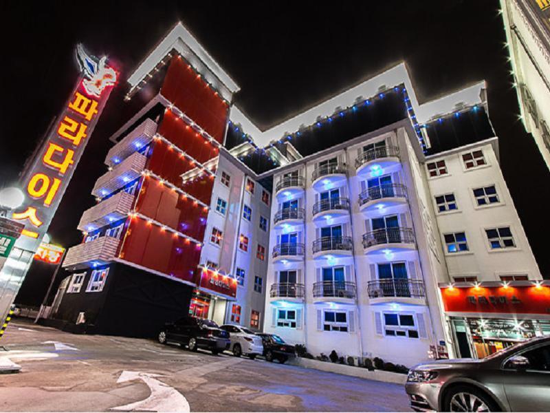 גנגנאונג Paradaise Motel מראה חיצוני תמונה