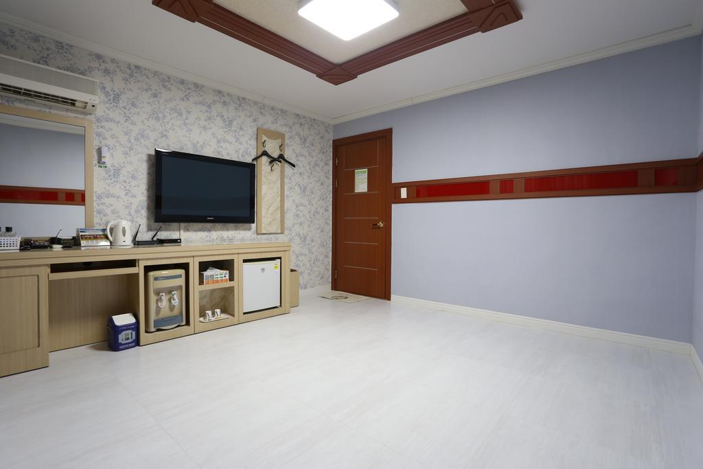 גנגנאונג Paradaise Motel מראה חיצוני תמונה