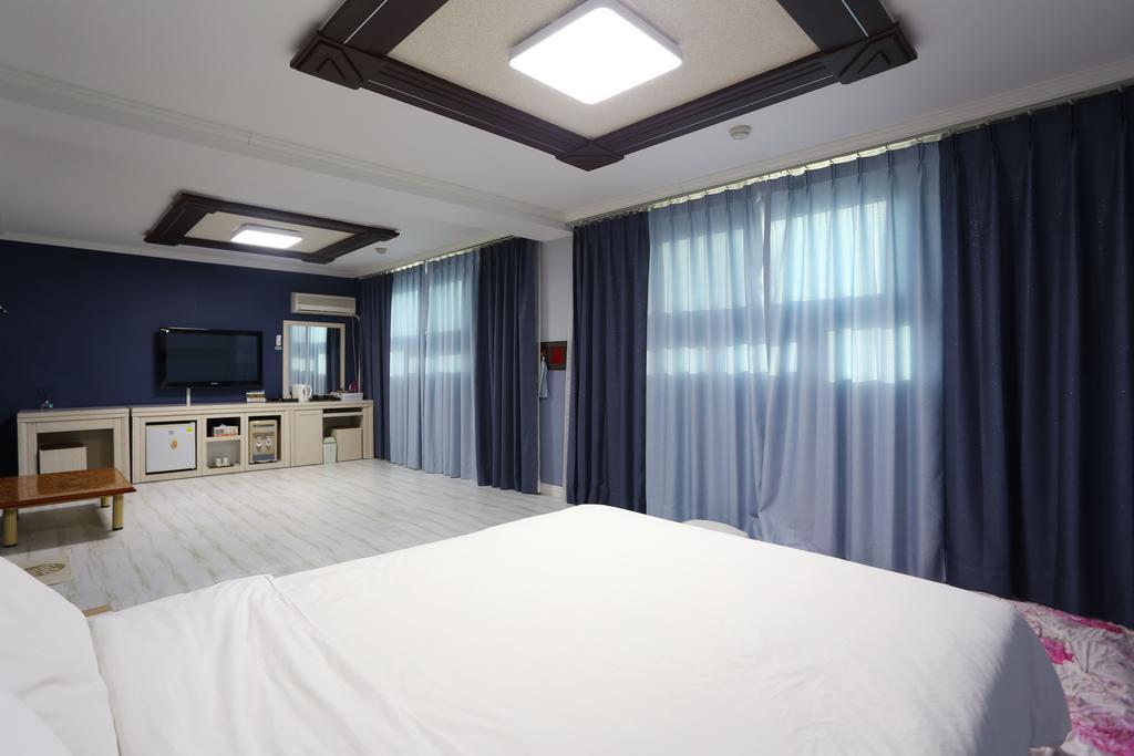 גנגנאונג Paradaise Motel מראה חיצוני תמונה