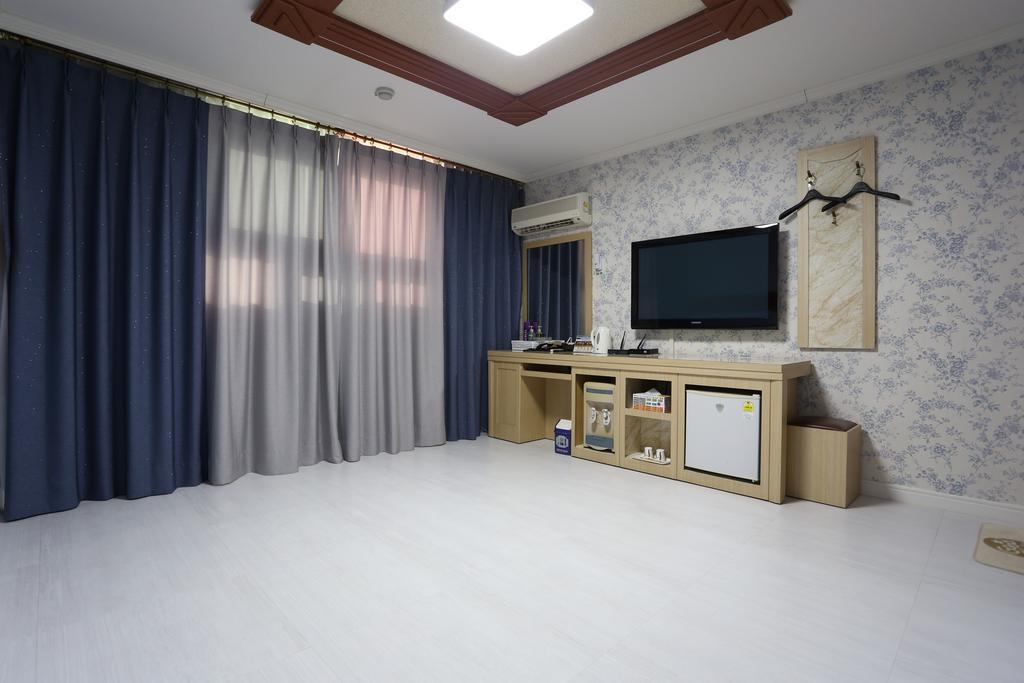 גנגנאונג Paradaise Motel מראה חיצוני תמונה