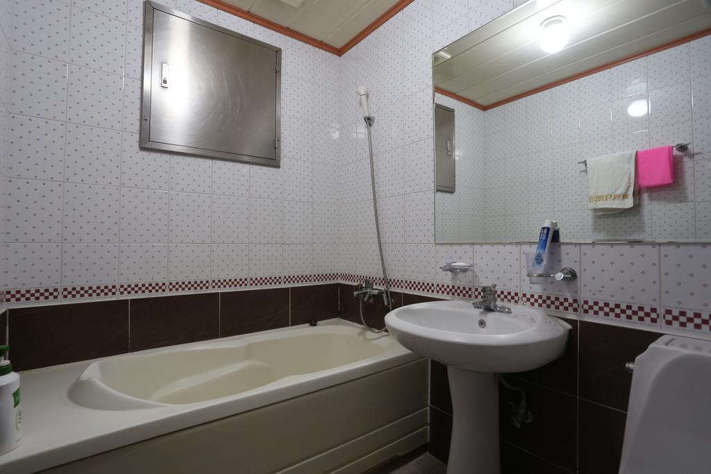 גנגנאונג Paradaise Motel מראה חיצוני תמונה