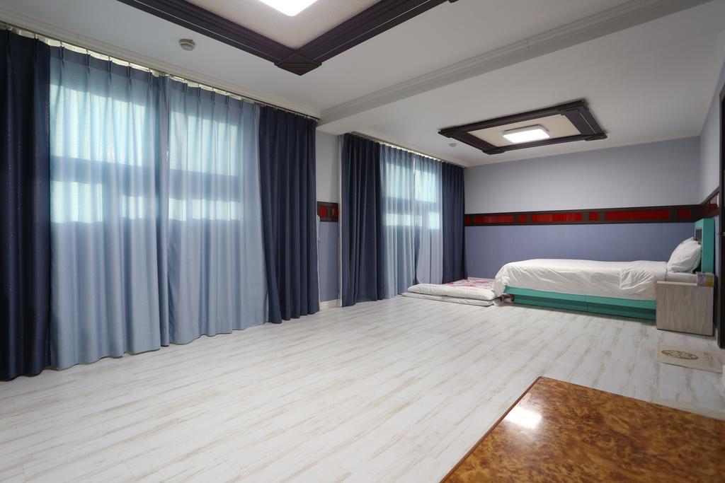 גנגנאונג Paradaise Motel מראה חיצוני תמונה
