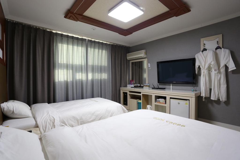 גנגנאונג Paradaise Motel מראה חיצוני תמונה