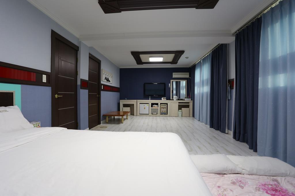 גנגנאונג Paradaise Motel מראה חיצוני תמונה