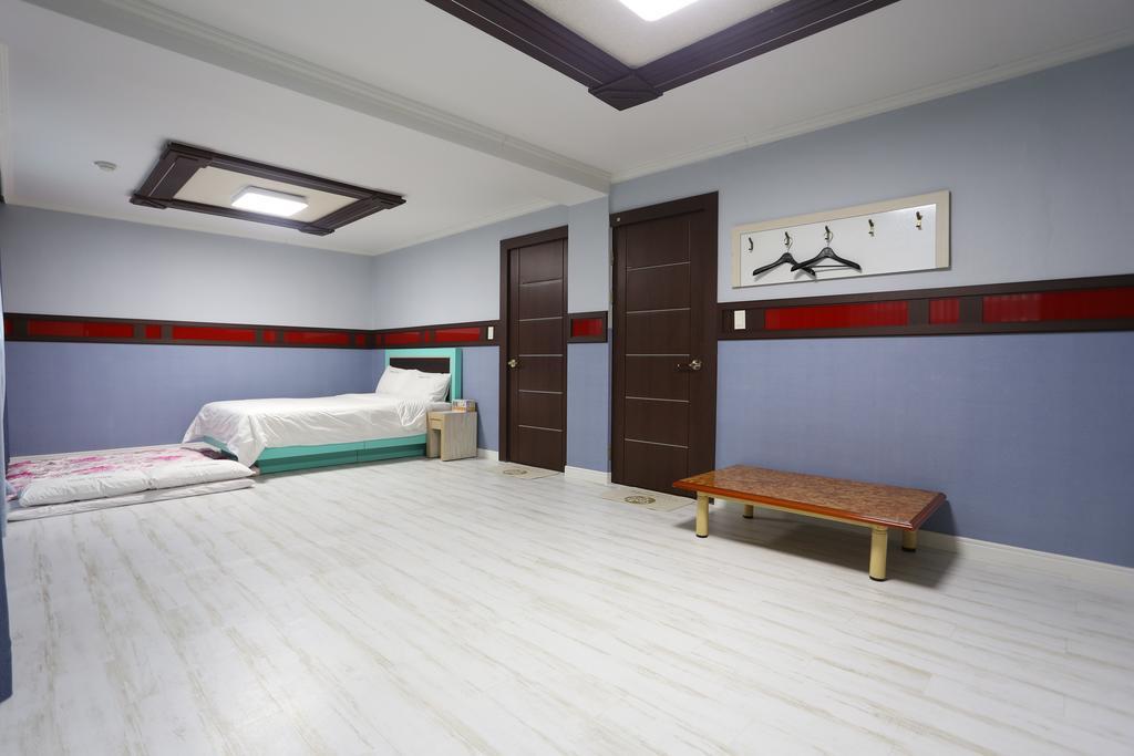 גנגנאונג Paradaise Motel מראה חיצוני תמונה