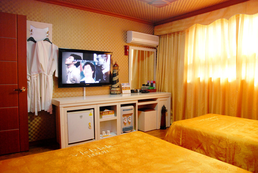 גנגנאונג Paradaise Motel מראה חיצוני תמונה